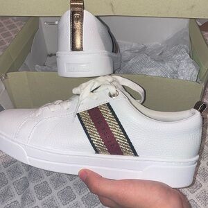 TED BAKER
BAILEY ICON - Logo Webbing Lace-Up Leather Sneakers